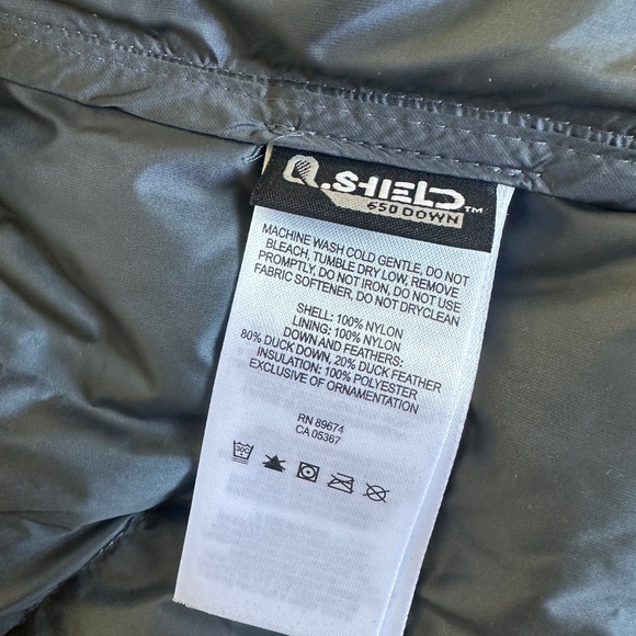 Women’s Mountain Hardware Q shield 650 down quilted puffer vest. Gray size large - Picture 10 of 12